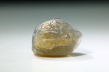 Bläulicher Taaffeit Kristall mit leichter Chatoyance 7 Karat