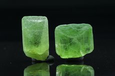 Zwei Peridot Kristalle Pakistan