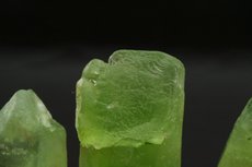 Drei Peridot Kristalle Pakistan