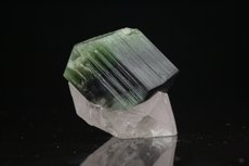 Doubly terminated Tourmaline on Quartz