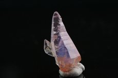 Violetter  Geuda Saphir Kristall