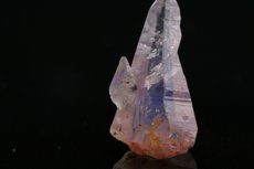 Violetter  Geuda Saphir Kristall