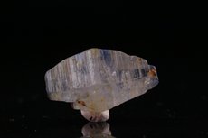 Feiner farblos/blauer Saphir Kristall
