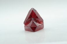 スピネル (Spinel)