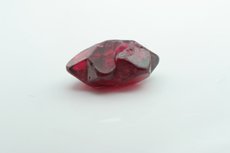 スピネル (Spinel)