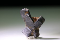 Schön auskristallisierter Zirkonolith Kristall