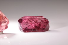 スピネル (Spinel)