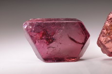 スピネル (Spinel)