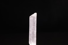 Schöner Hambergit Kristall mit Endfläche 