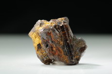  Painite Kristalle in Matrix