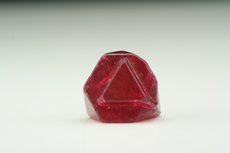 スピネル (Spinel)