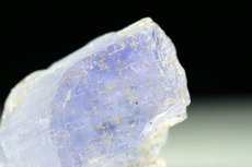 Seltener violetter Skapolith Kristall 