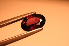 カラーチェンジ・ガーネット（Color-change Garnet）＊アレキタイプ・ガーネット（Alexandrite-like Garne