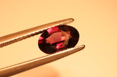 カラーチェンジ・ガーネット（Color-change Garnet）＊アレキタイプ・ガーネット（Alexandrite-like Garne