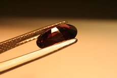 カラーチェンジ・ガーネット（Color-change Garnet）＊アレキタイプ・ガーネット（Alexandrite-like Garne