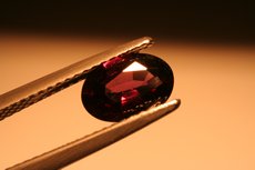 カラーチェンジ・ガーネット（Color-change Garnet）＊アレキタイプ・ガーネット（Alexandrite-like Garne