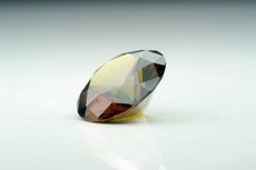 カラーチェンジ・ガーネット（Color-change Garnet）＊アレキタイプ・ガーネット（Alexandrite-like Garne