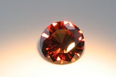 カラーチェンジ・ガーネット（Color-change Garnet）＊アレキタイプ・ガーネット（Alexandrite-like Garne