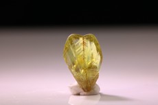 Chrysoberyll Kristall mit Katzenauge