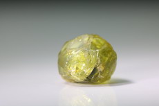 Alexandrit Kristall gelb-grüner Farbwechsel