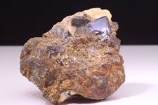 Seltener Dunilit (Olivin)  Kristall in Matrix