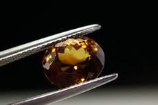 Facettierter Chrysoberyl mit Farbwechsel 4,5  Kts.