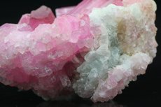 Pinkfarbige Turmaline in Matrix