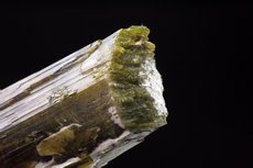 Gebogener Klinozoisit Doppelender Kristall