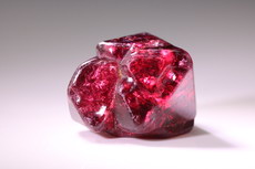 Fine twinned Spinel Crystal 