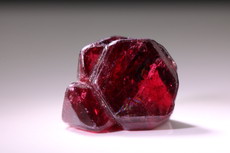 Fine twinned Spinel Crystal 