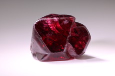 Fine twinned Spinel Crystal 