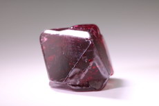 Fine twinned Spinel Crystal 