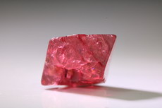 Fine red Spinel Crystal 6,75 cts