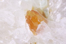 Seltener Johachidolith Kristall in Matrix