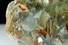 Aquamarin Kristall mit Apatit & Muskovit