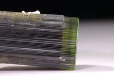 Turmalin Kristall  mit Cleavelandit Stak Nala