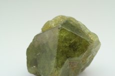 灰鉄ざくろ石 , デマントイド  (Demantoid)