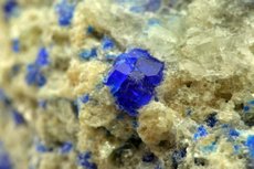 方ソーダ石 (Sodalite)