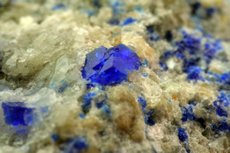 方ソーダ石 (Sodalite)