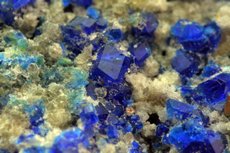 方ソーダ石 (Sodalite)