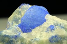 方ソーダ石 (Sodalite)