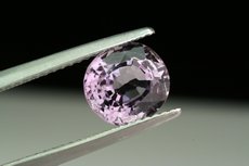 5 Purplish to colorless Spinel cut 8,45 cts.