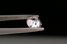 スピネル (Spinel)