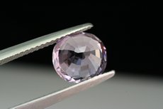 5 Purplish to colorless Spinel cut 8,45 cts.