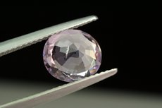 5 Purplish to colorless Spinel cut 8,45 cts.