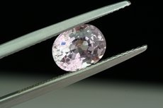 5 Purplish to colorless Spinel cut 8,45 cts.