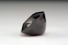 Big faceted Serendibite