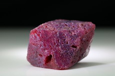 スピネル (Spinel)