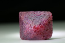 スピネル (Spinel)