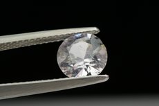 Rare faceted colorless Spinel